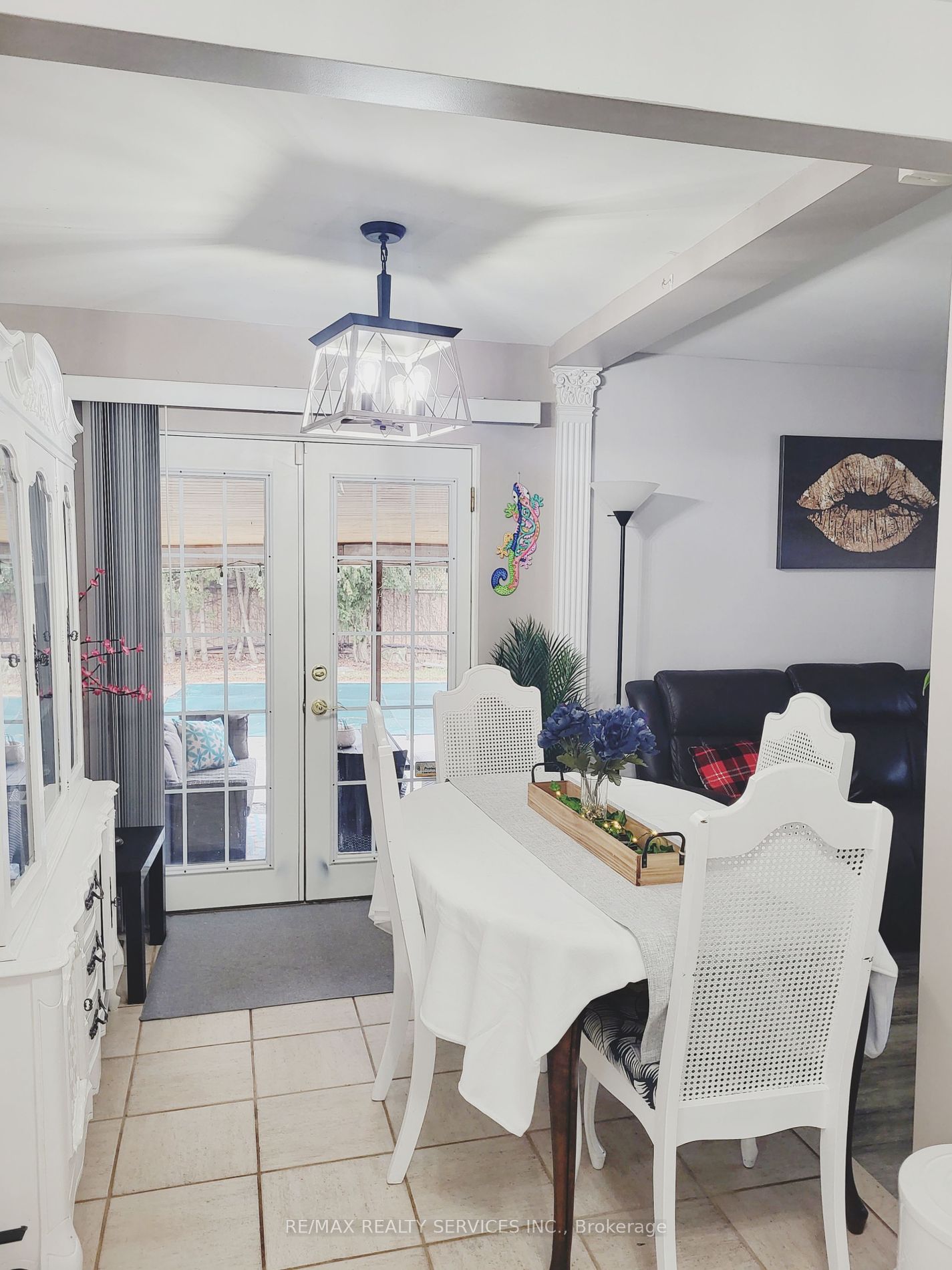 3 Brookdale Cres