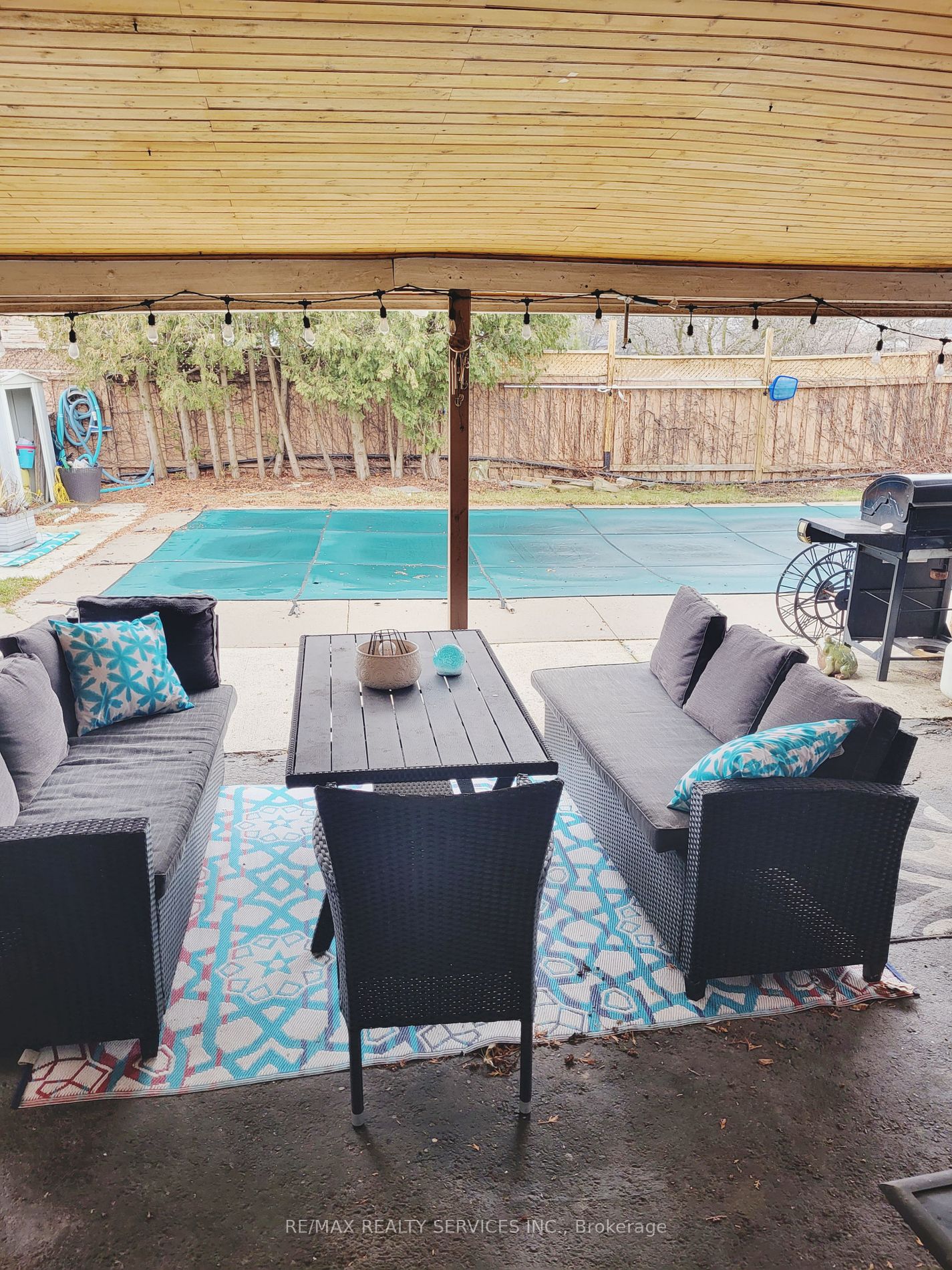 3 Brookdale Cres