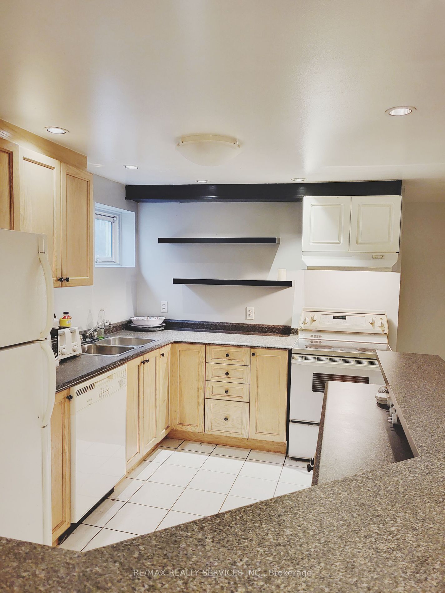 3 Brookdale Cres