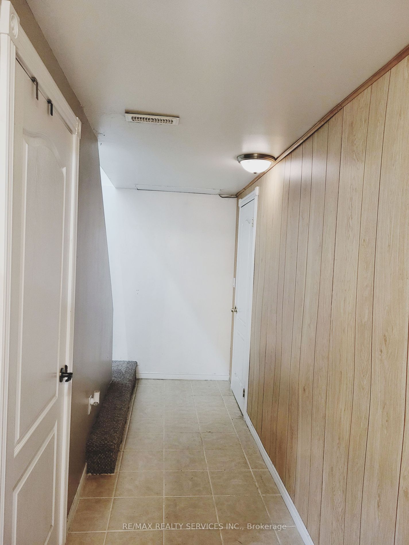 3 Brookdale Cres