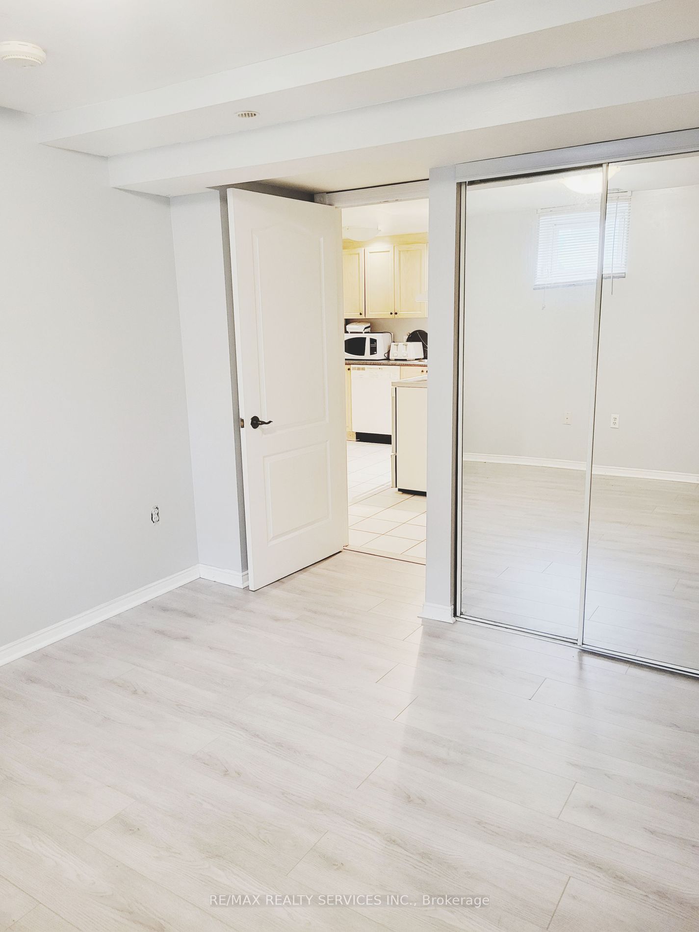 3 Brookdale Cres