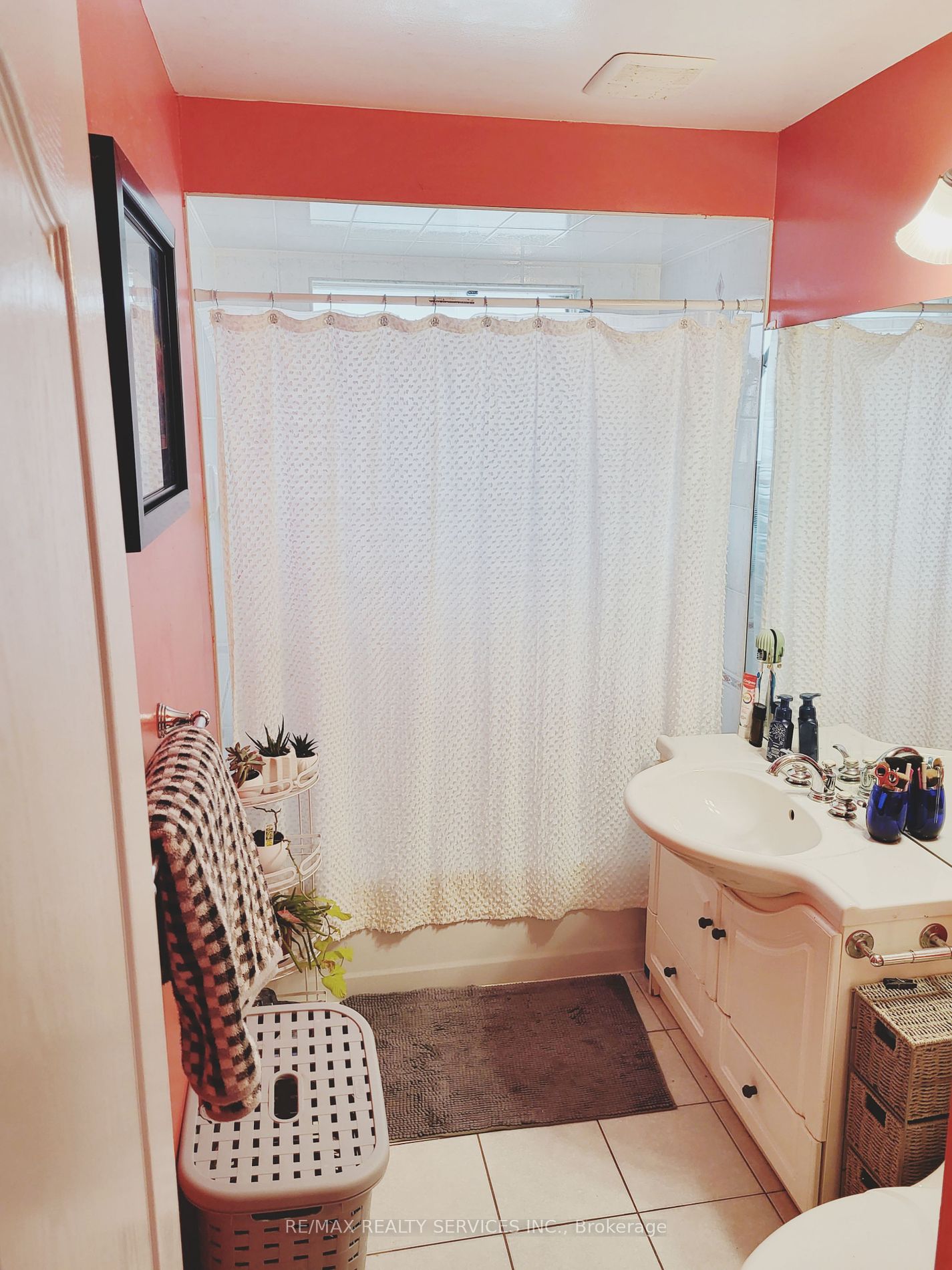 3 Brookdale Cres