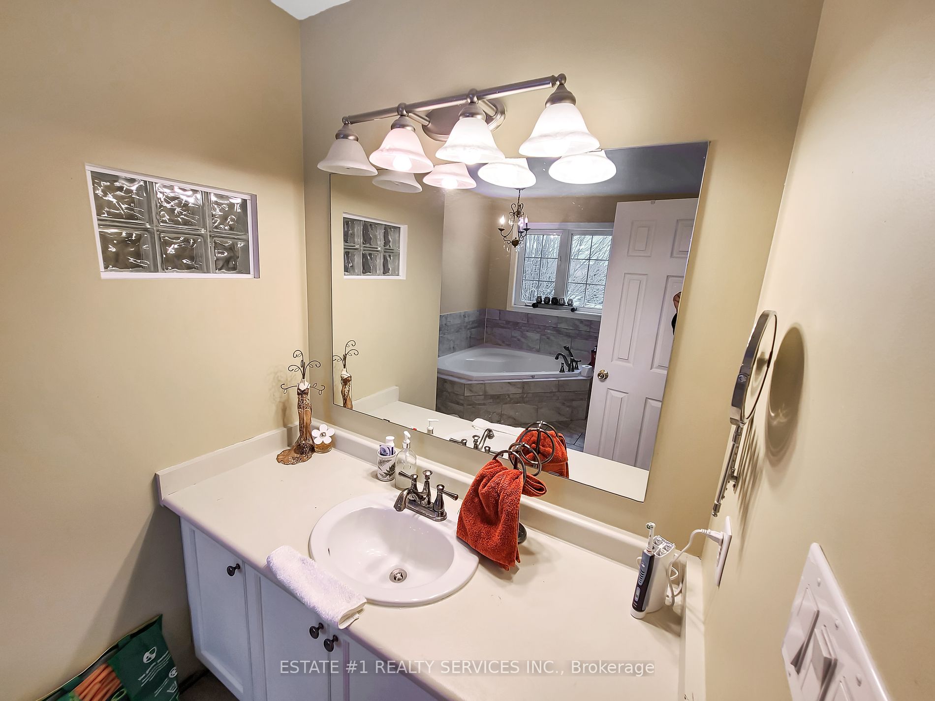 136 Van Scott Dr