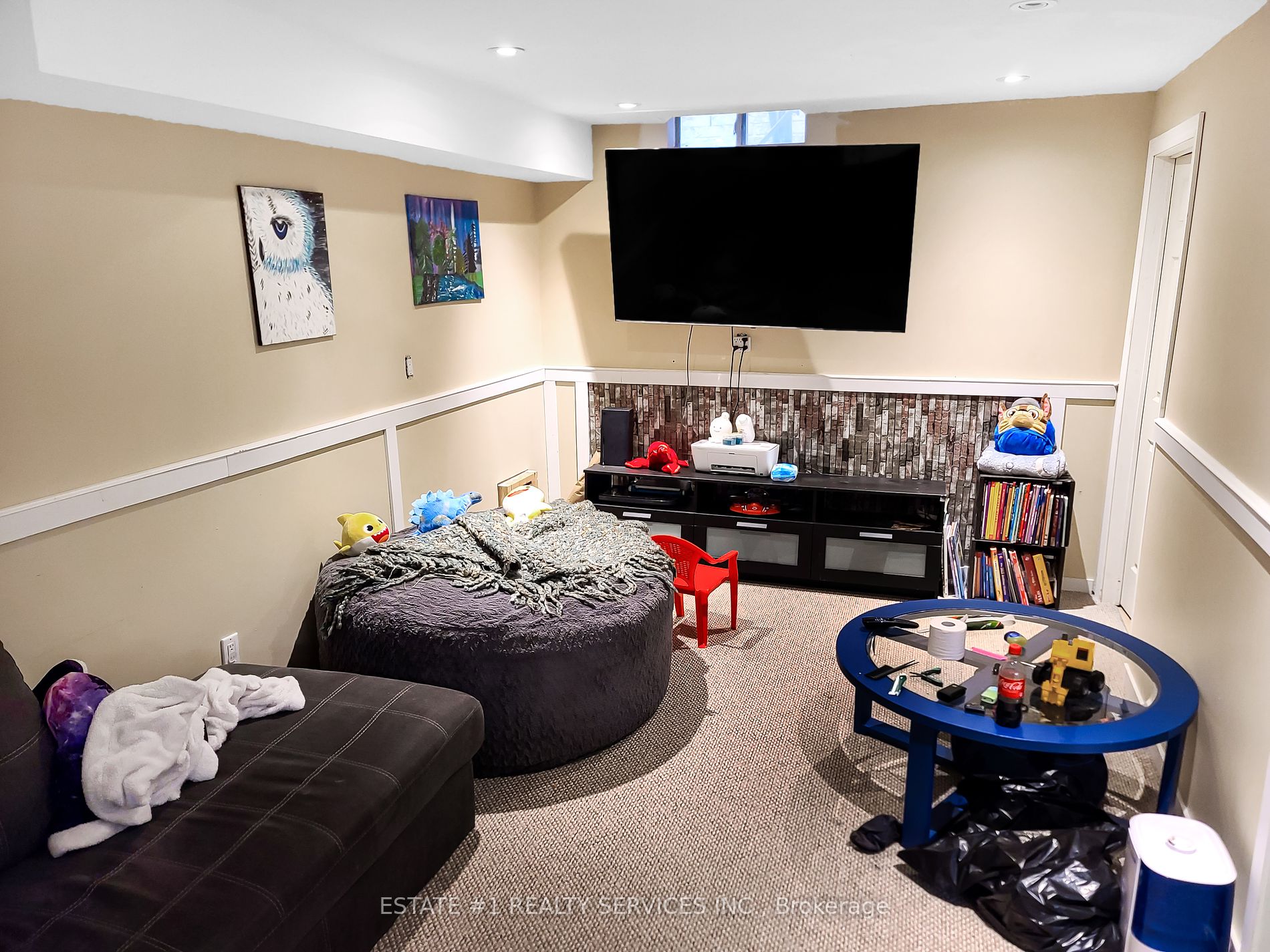 136 Van Scott Dr