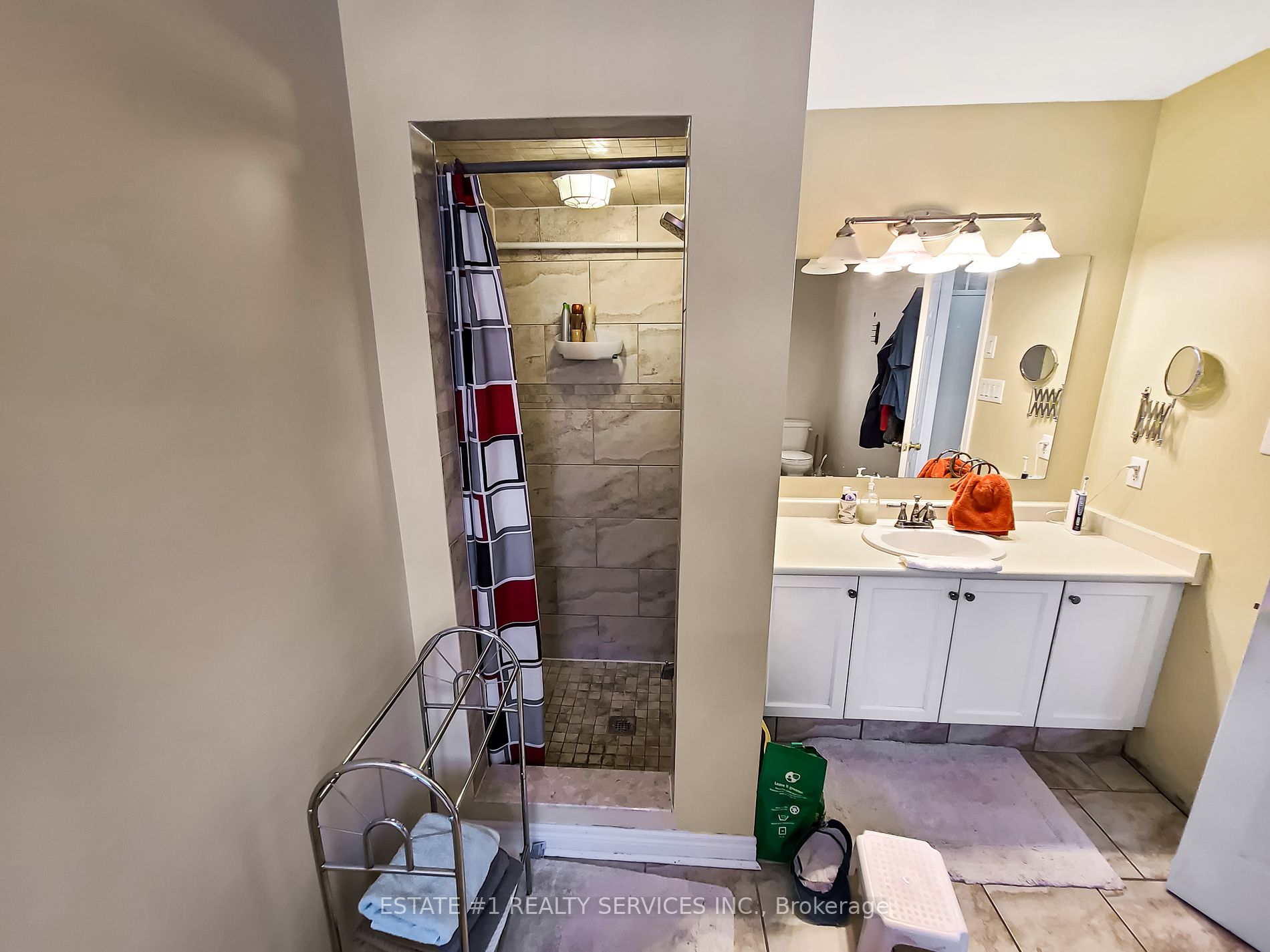 136 Van Scott Dr
