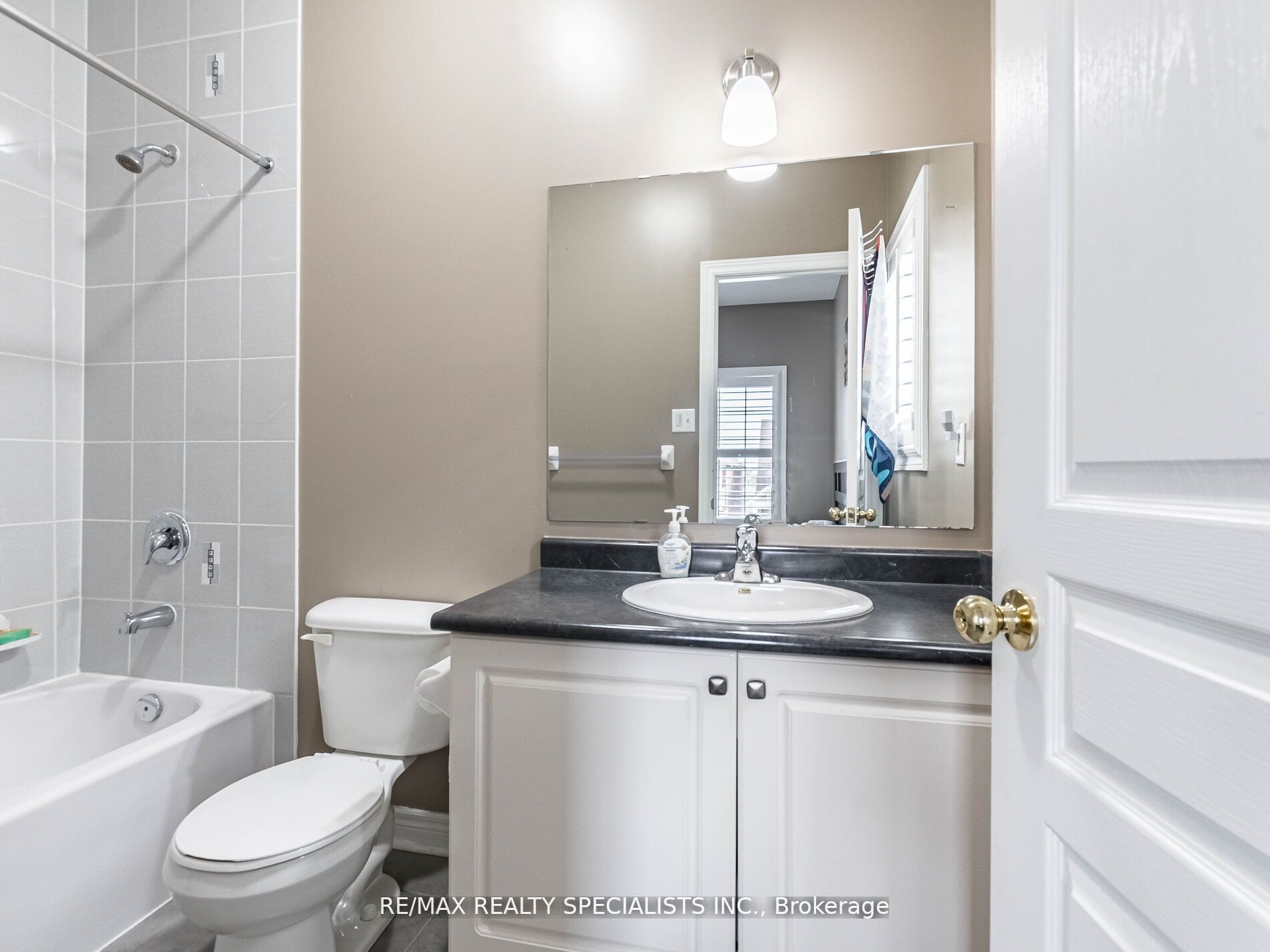 113 Aylesbury Dr