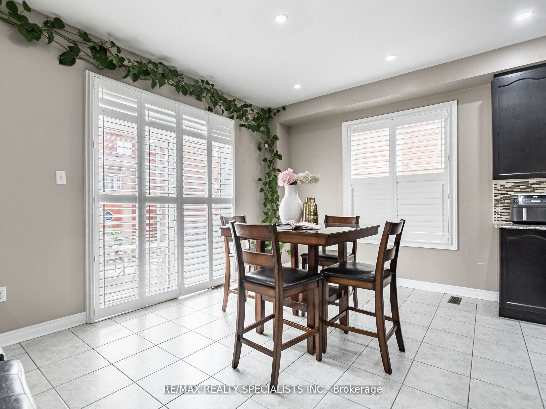 113 Aylesbury Dr