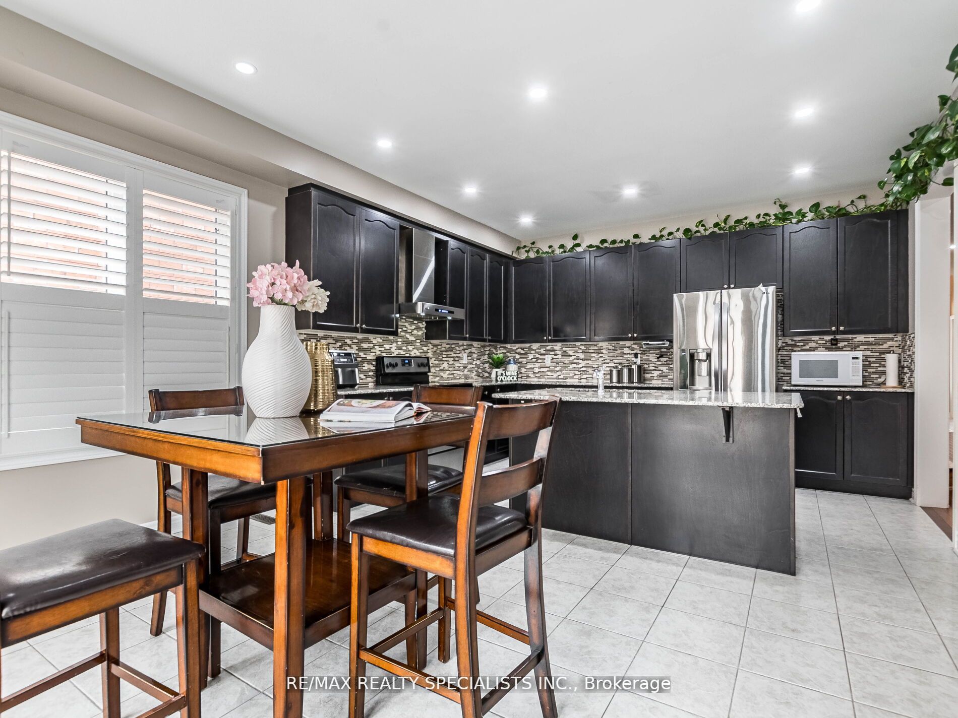 113 Aylesbury Dr