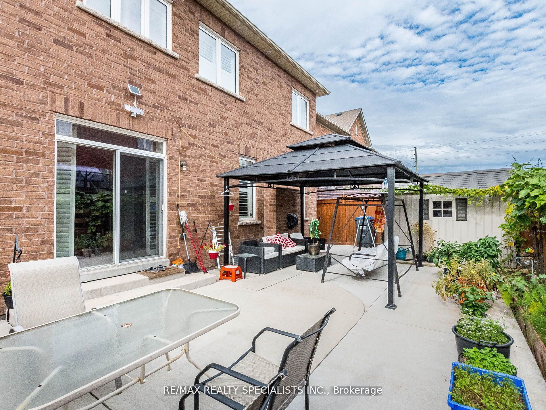 113 Aylesbury Dr