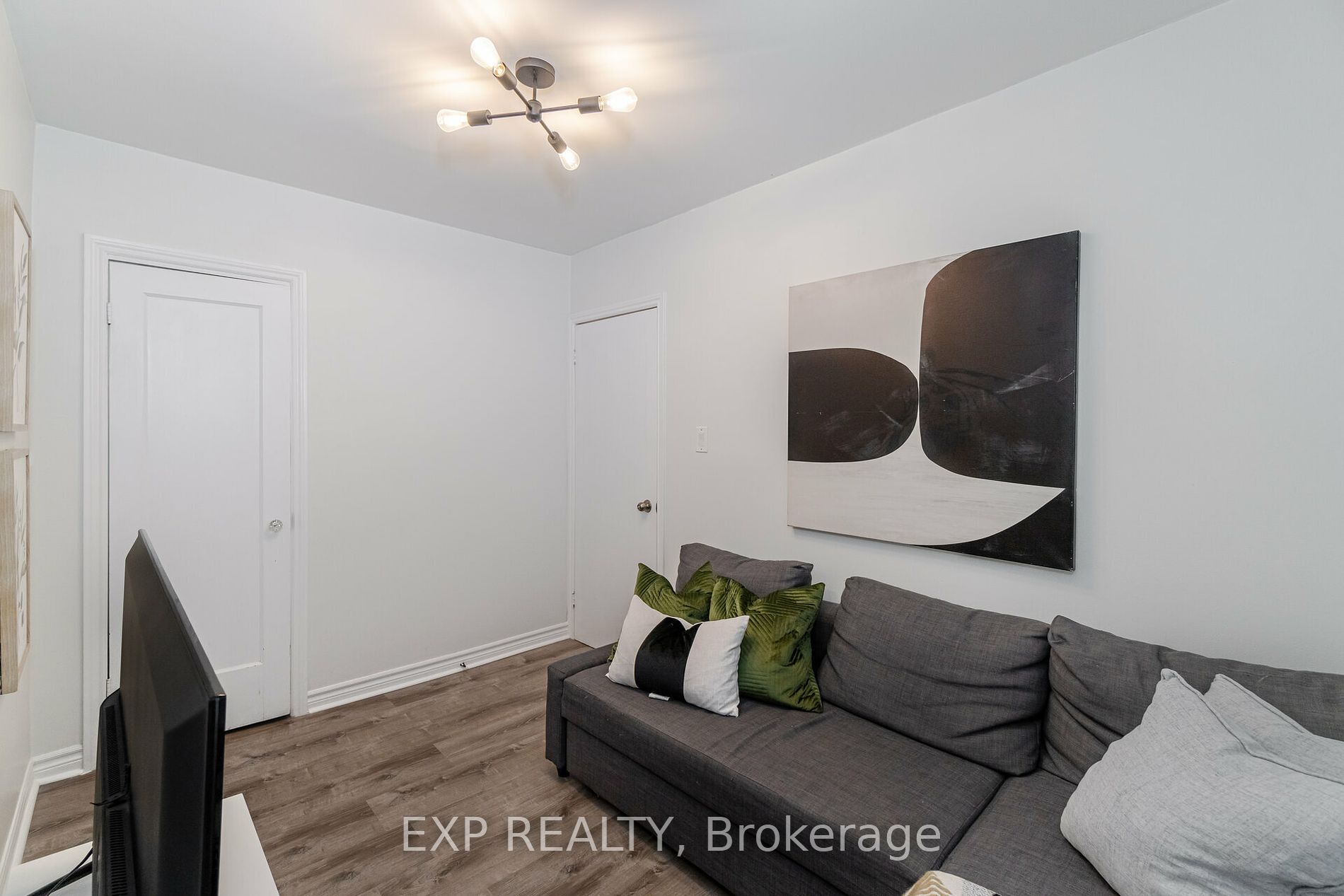 84 Rosethorn Avenue