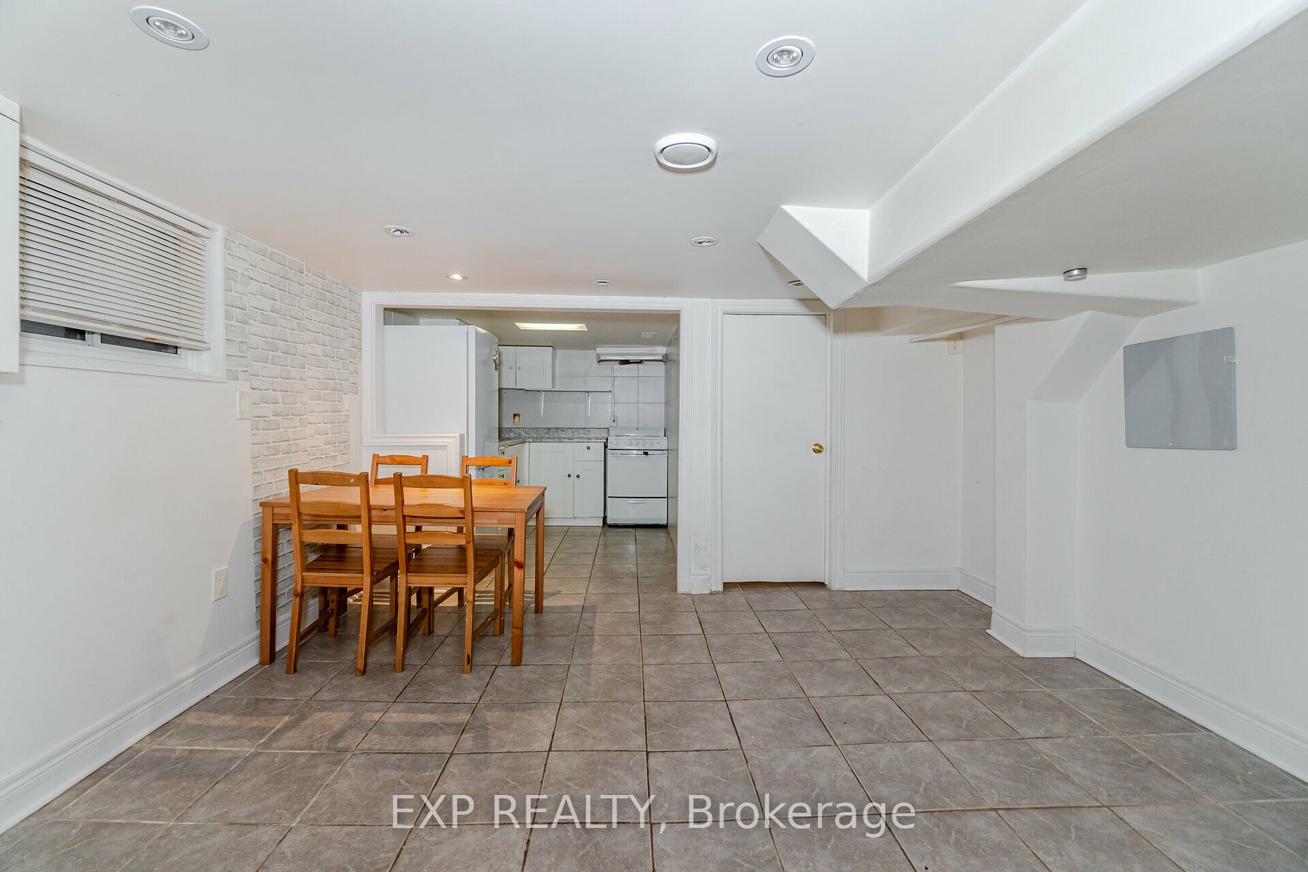 84 Rosethorn Avenue