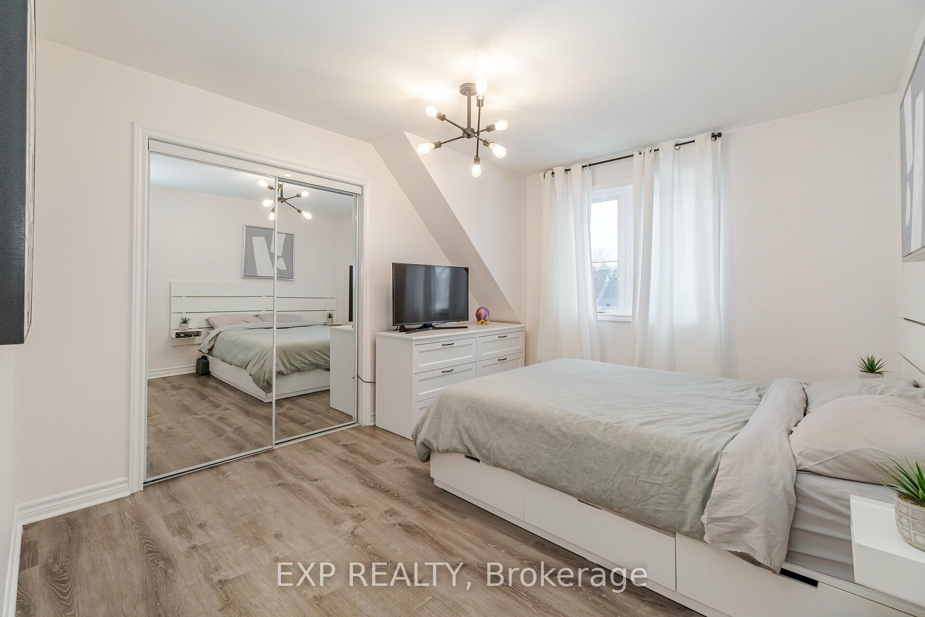 84 Rosethorn Avenue