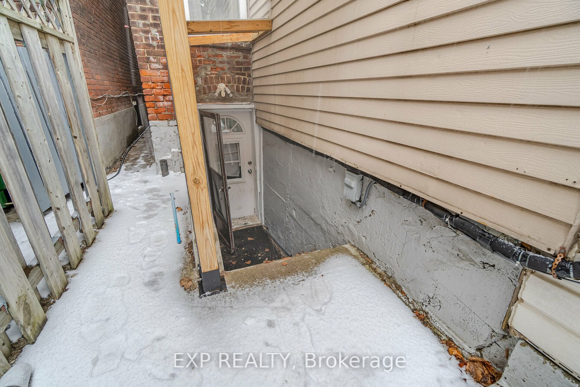 84 Rosethorn Avenue