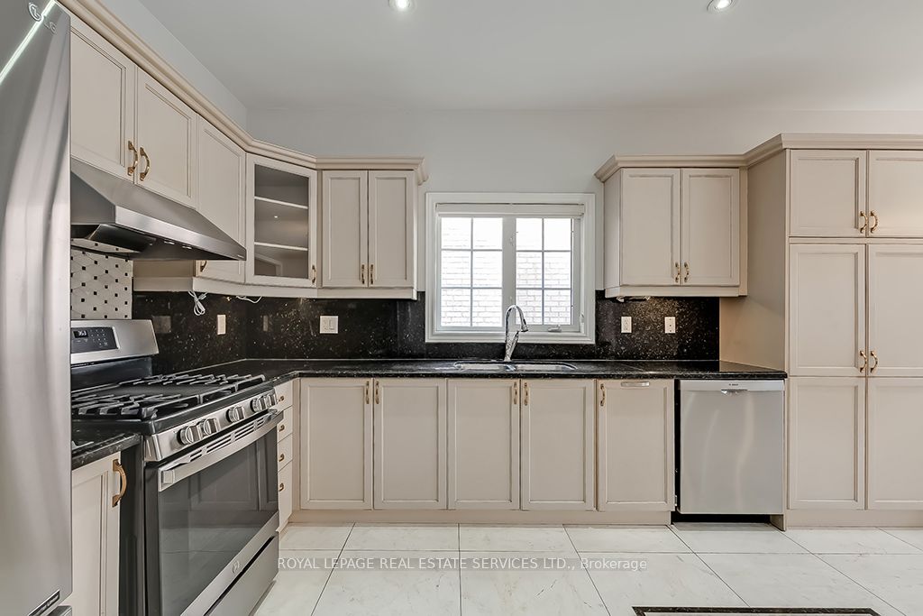 2596 North Ridge Trail