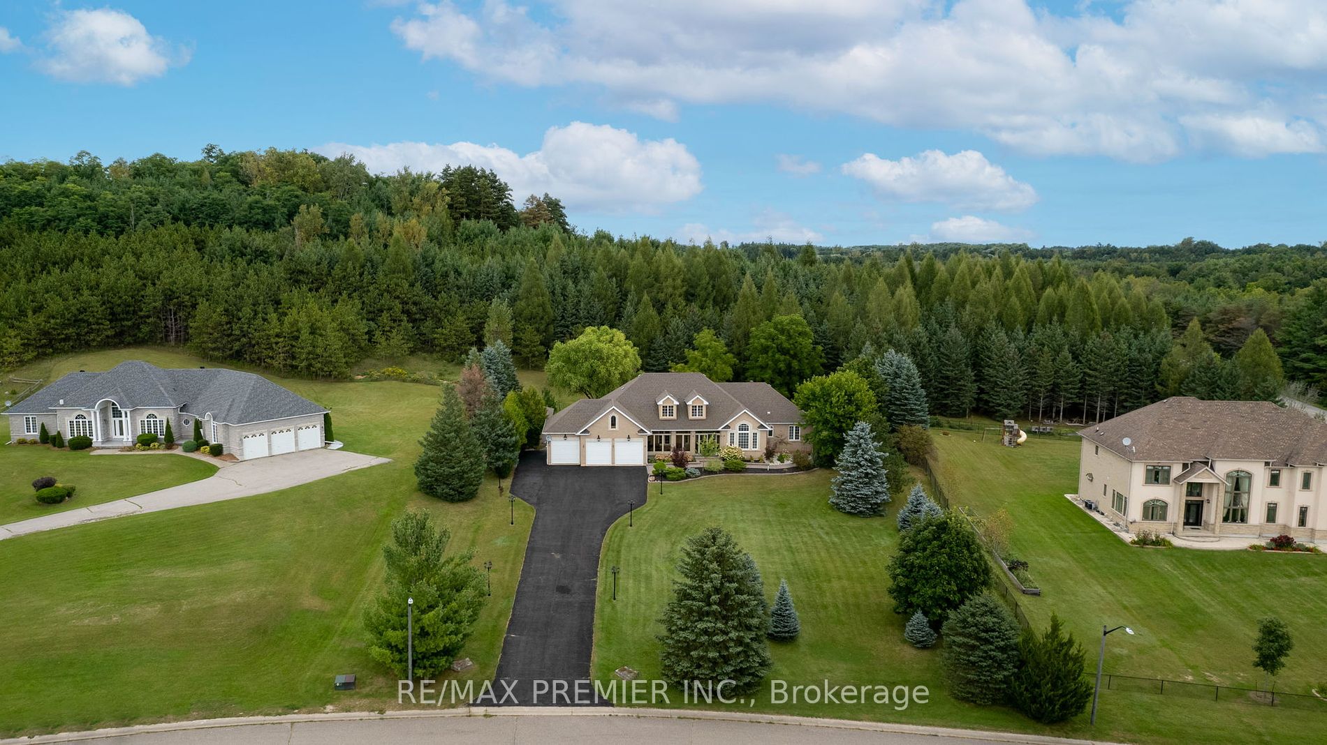 3 Moraine Pl