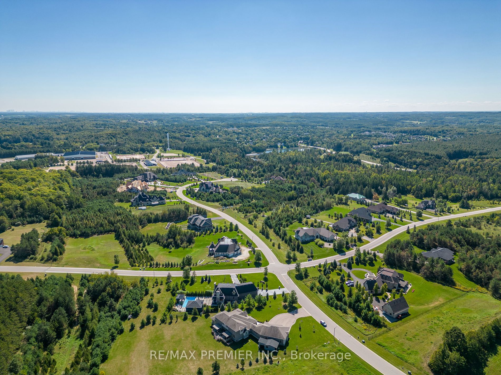 3 Moraine Pl