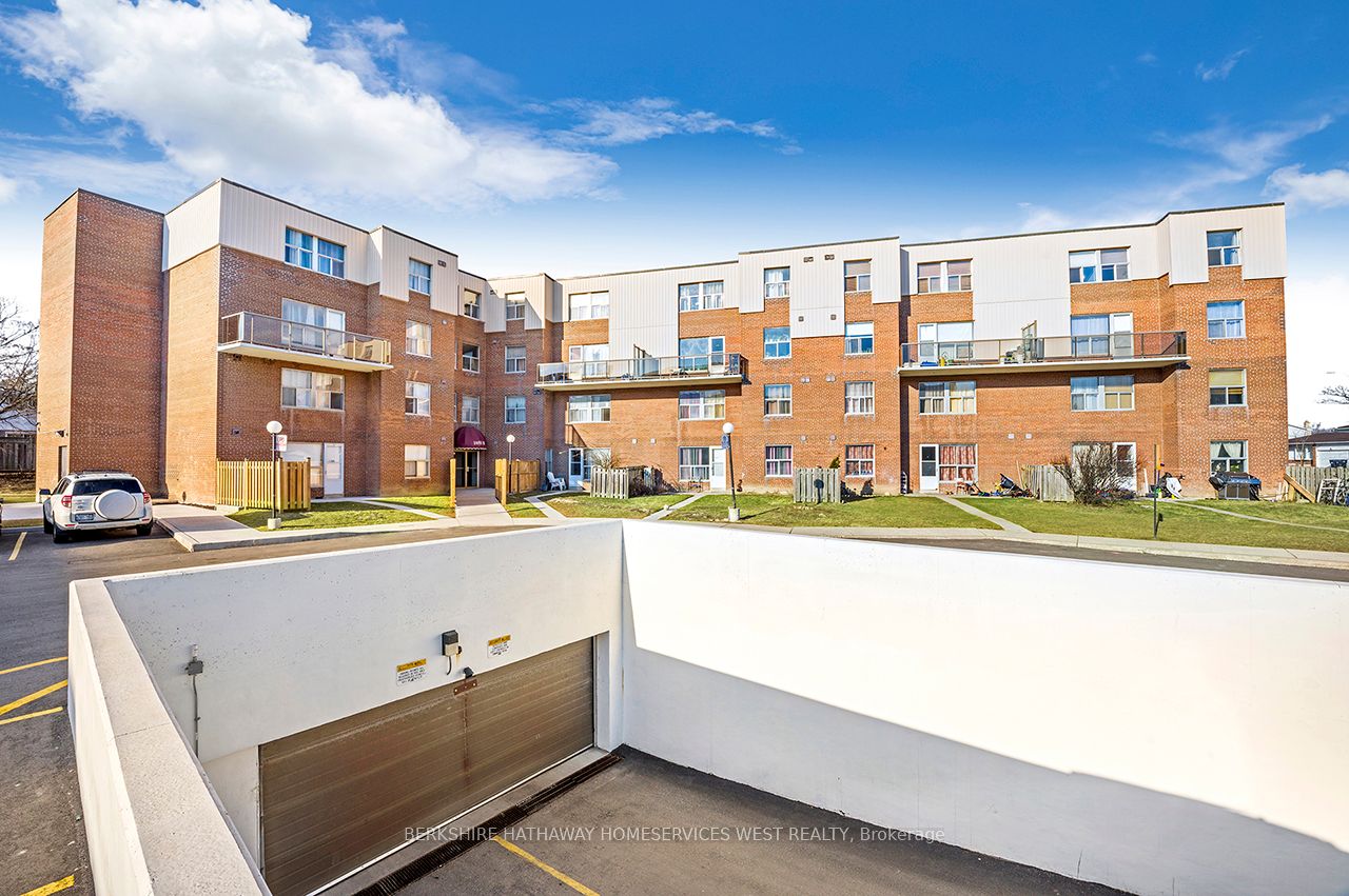 1055 Forestwood Dr, #221