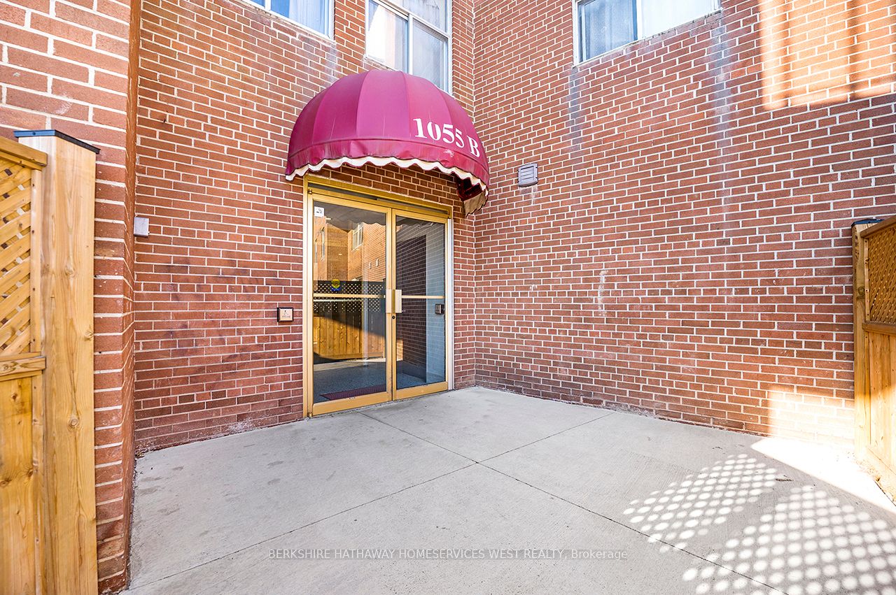 1055 Forestwood Dr, #221