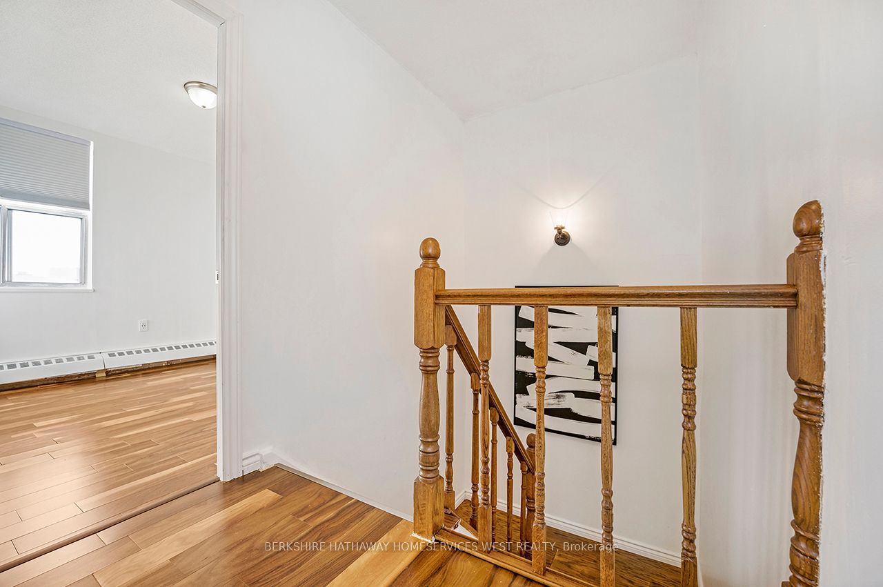 1055 Forestwood Dr, #221