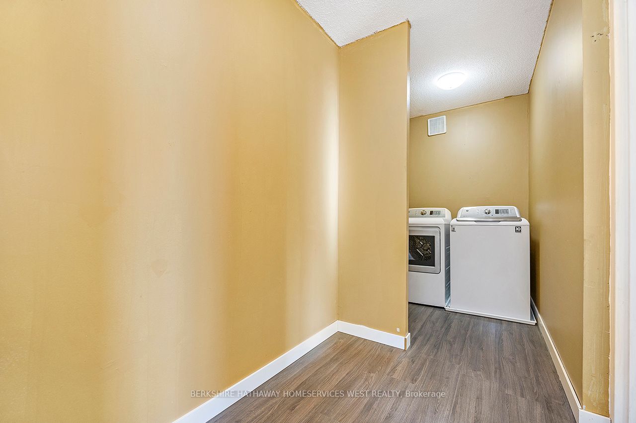 1055 Forestwood Dr, #221