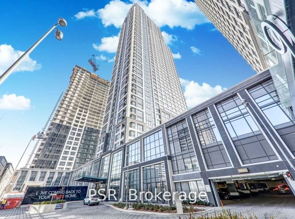 7 Mabelle Ave, #308A