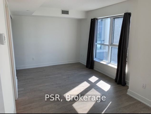 7 Mabelle Ave, #308A
