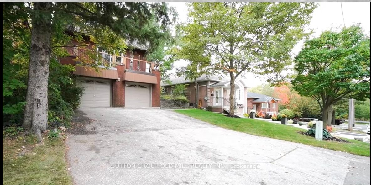 19 Cardell Ave