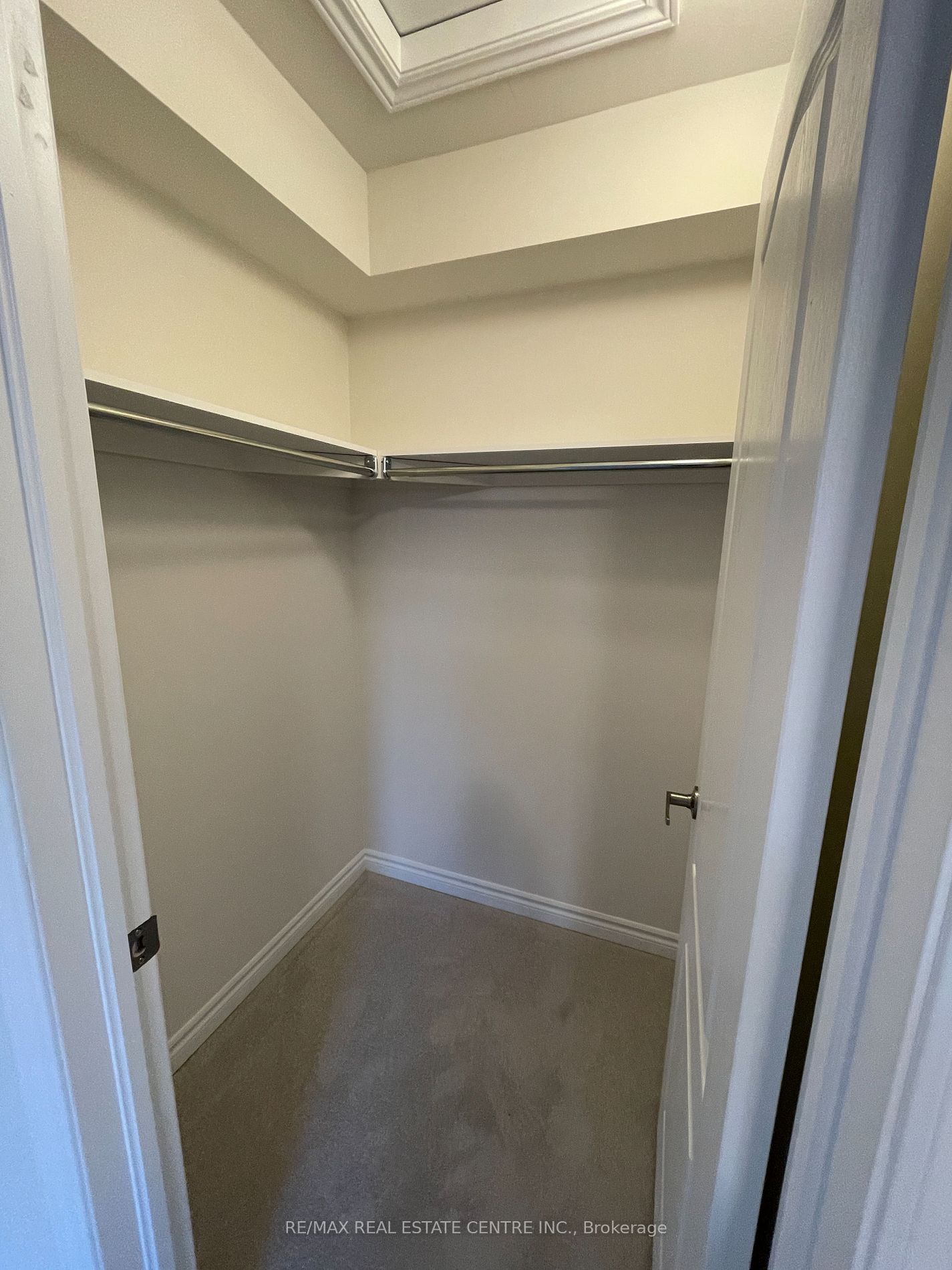 21 Arcola Street