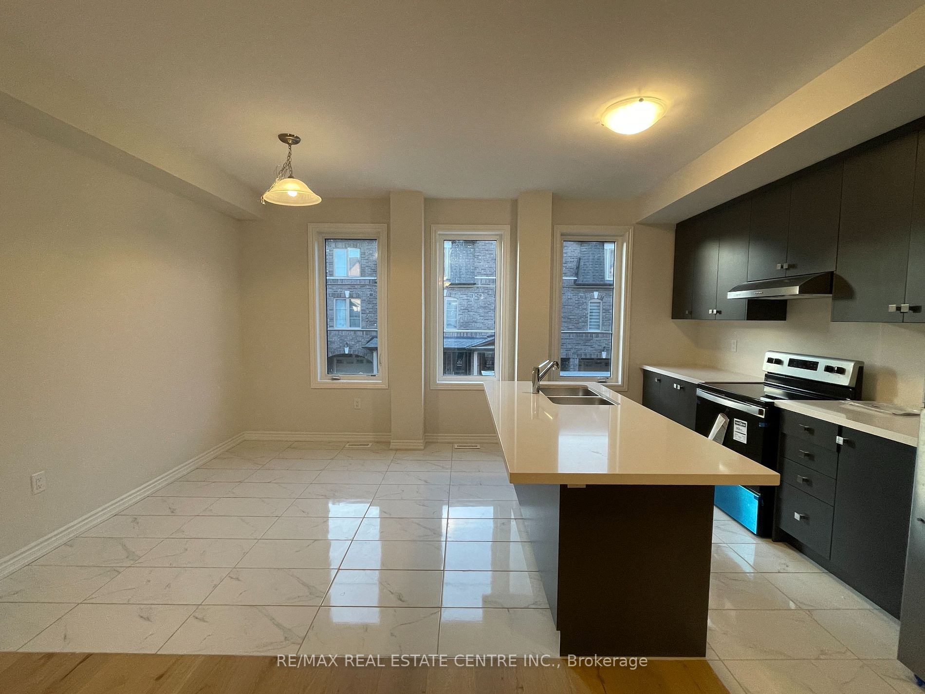 21 Arcola Street