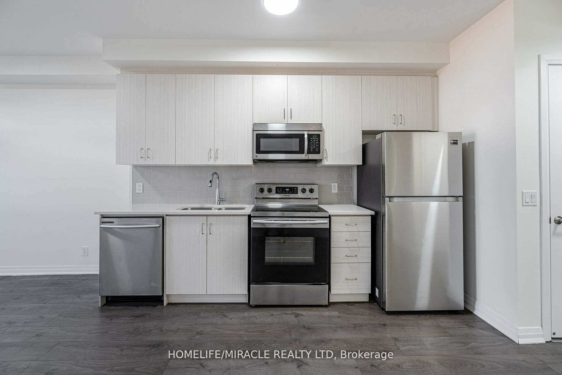 1105 Leger Way, #522