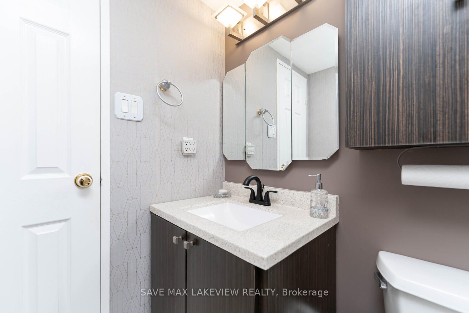 18 Knightsbridge Rd, ##104