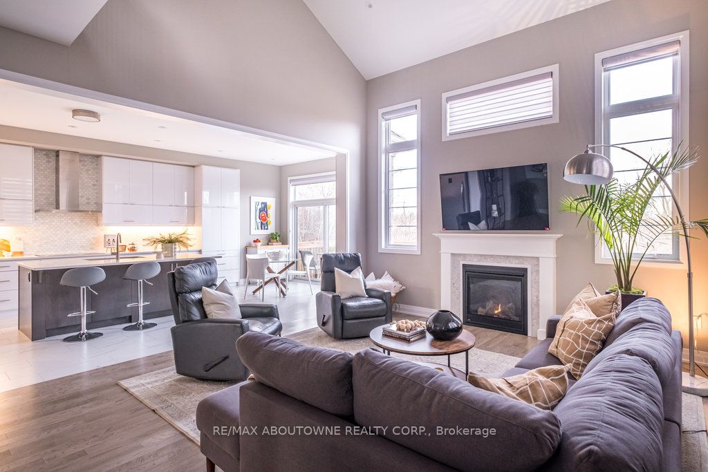 1456 Ford Strathy Crescent