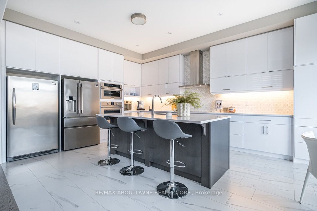 1456 Ford Strathy Crescent