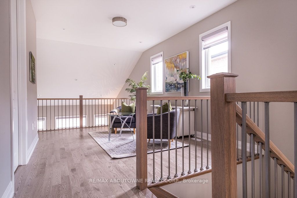1456 Ford Strathy Crescent
