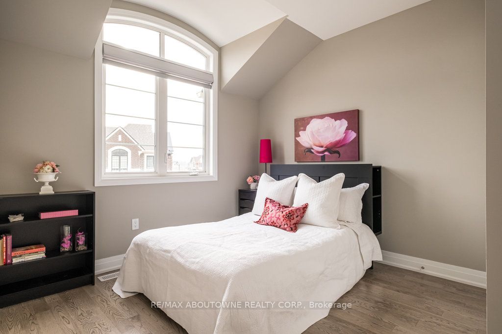 1456 Ford Strathy Crescent