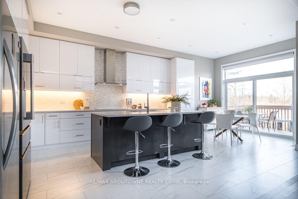 1456 Ford Strathy Crescent