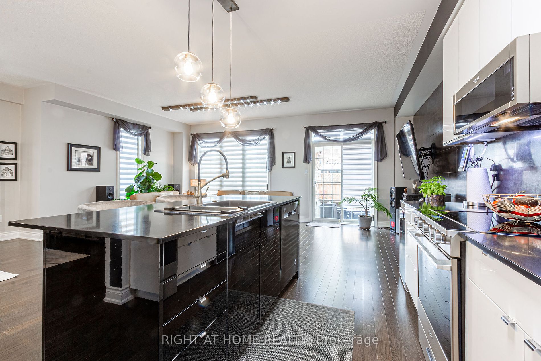 1192 Raspberry Terrace