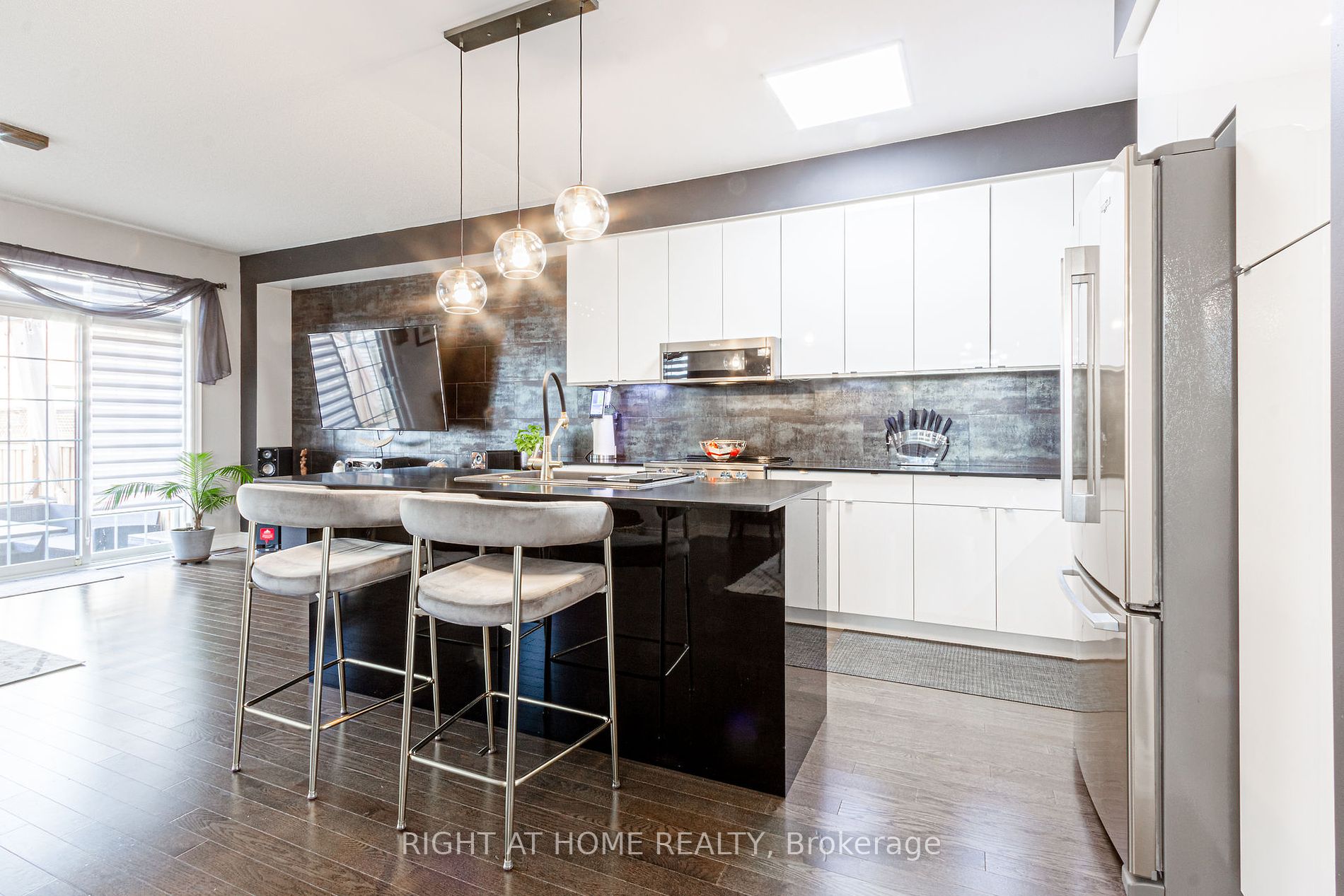 1192 Raspberry Terrace