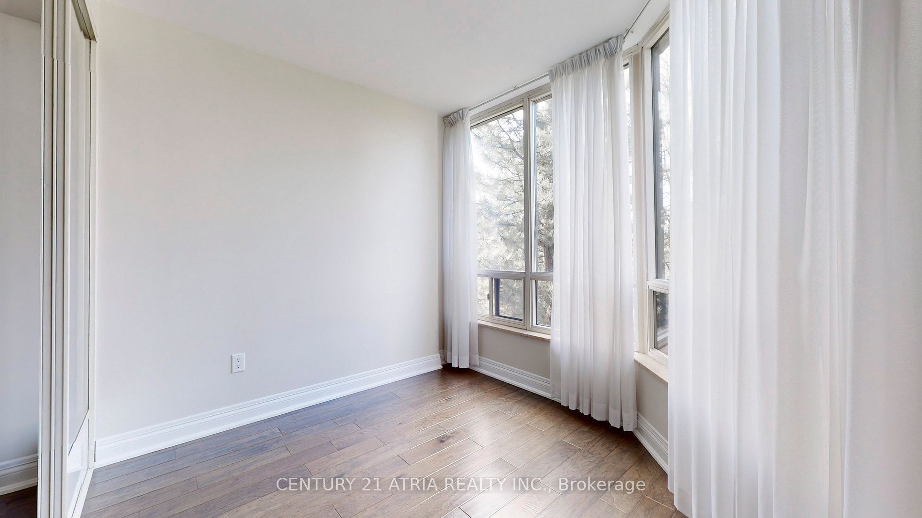 1320 Islington Ave, #405