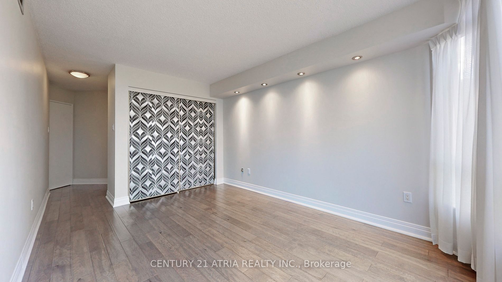 1320 Islington Ave, #405