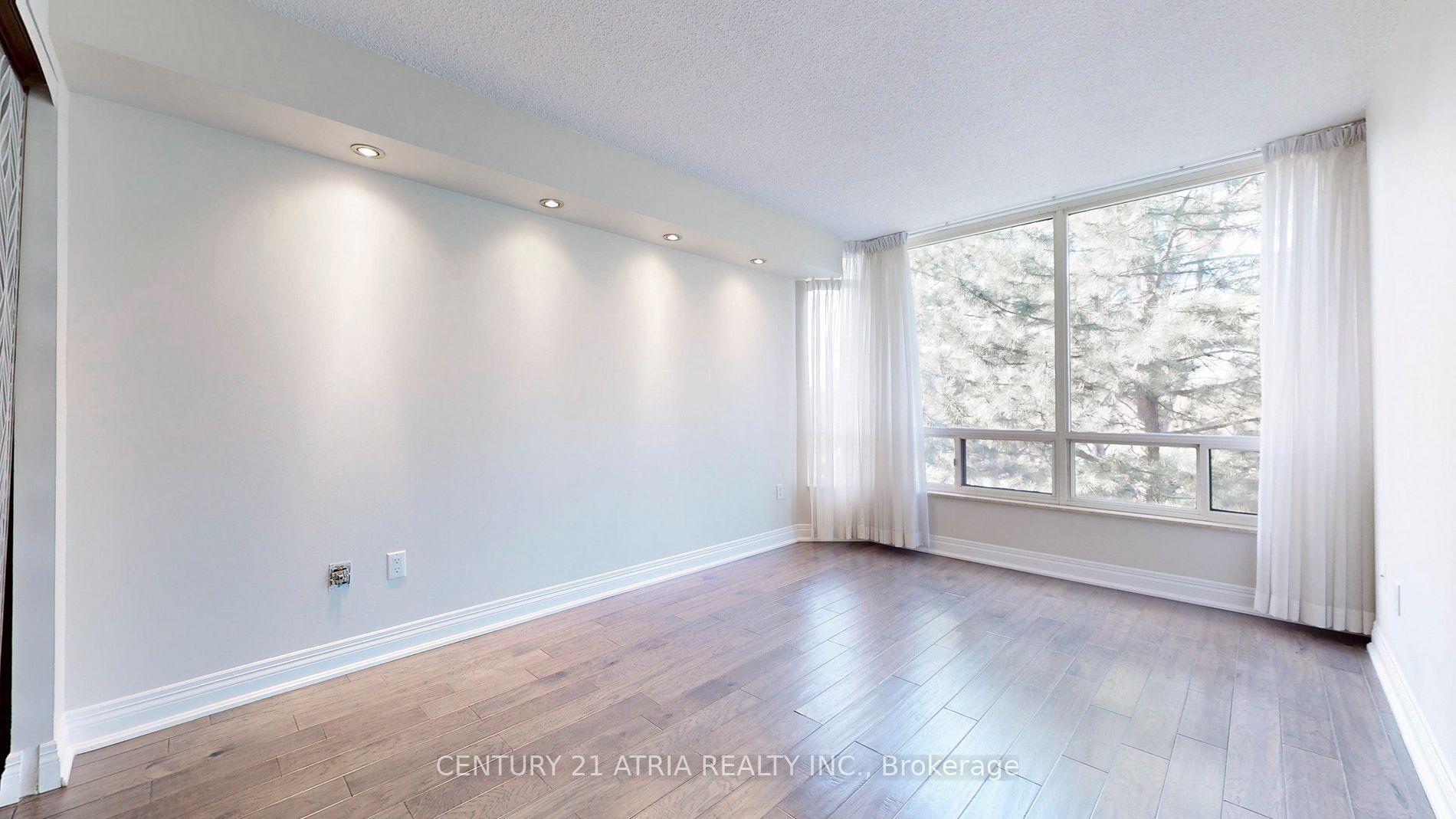 1320 Islington Ave, #405