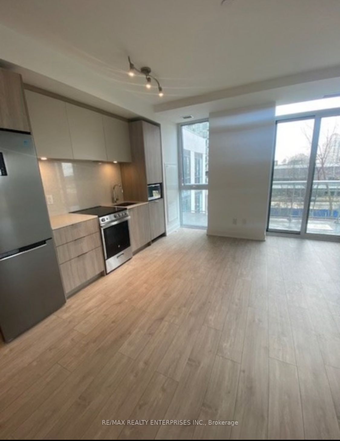 70 Annie Craig Drive #402