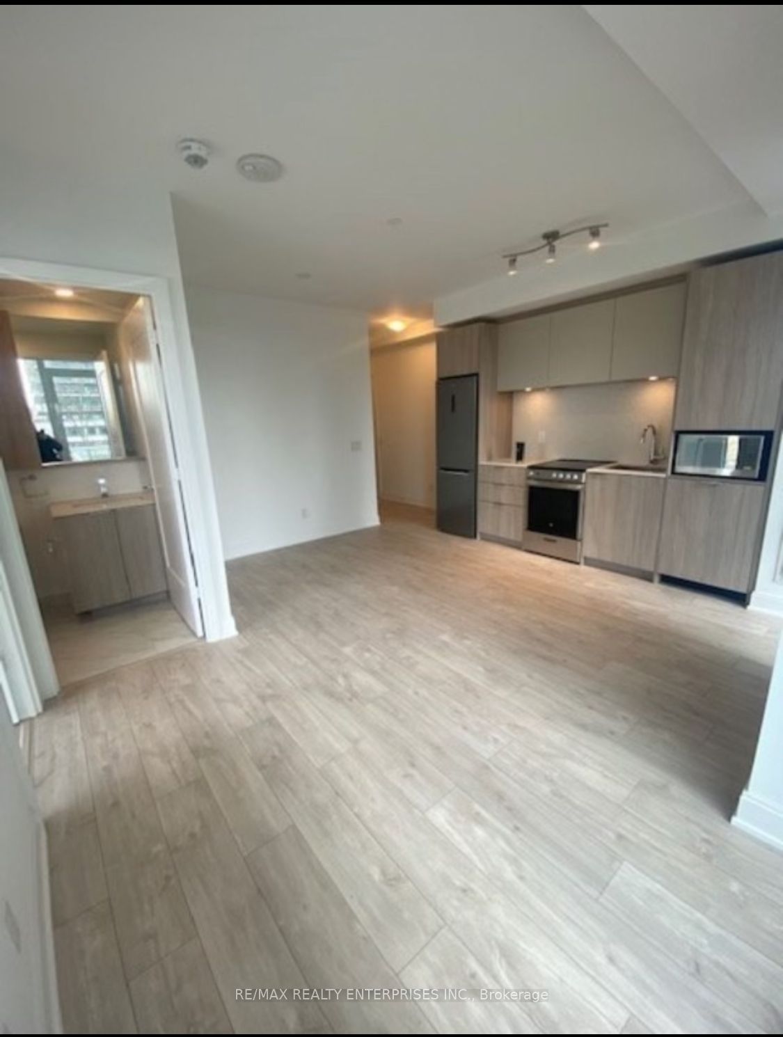 70 Annie Craig Drive #402