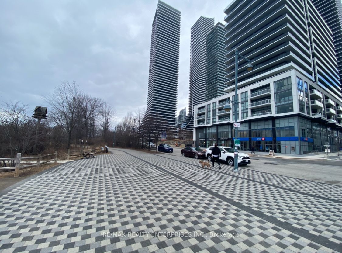 70 Annie Craig Drive #402
