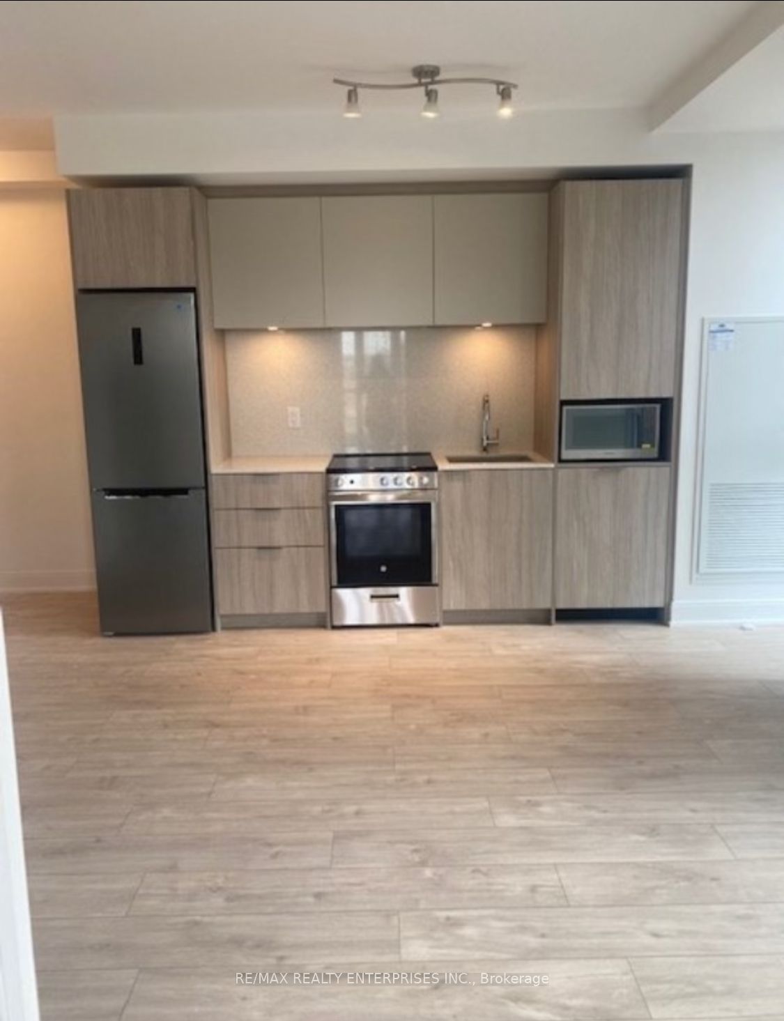 70 Annie Craig Drive #402