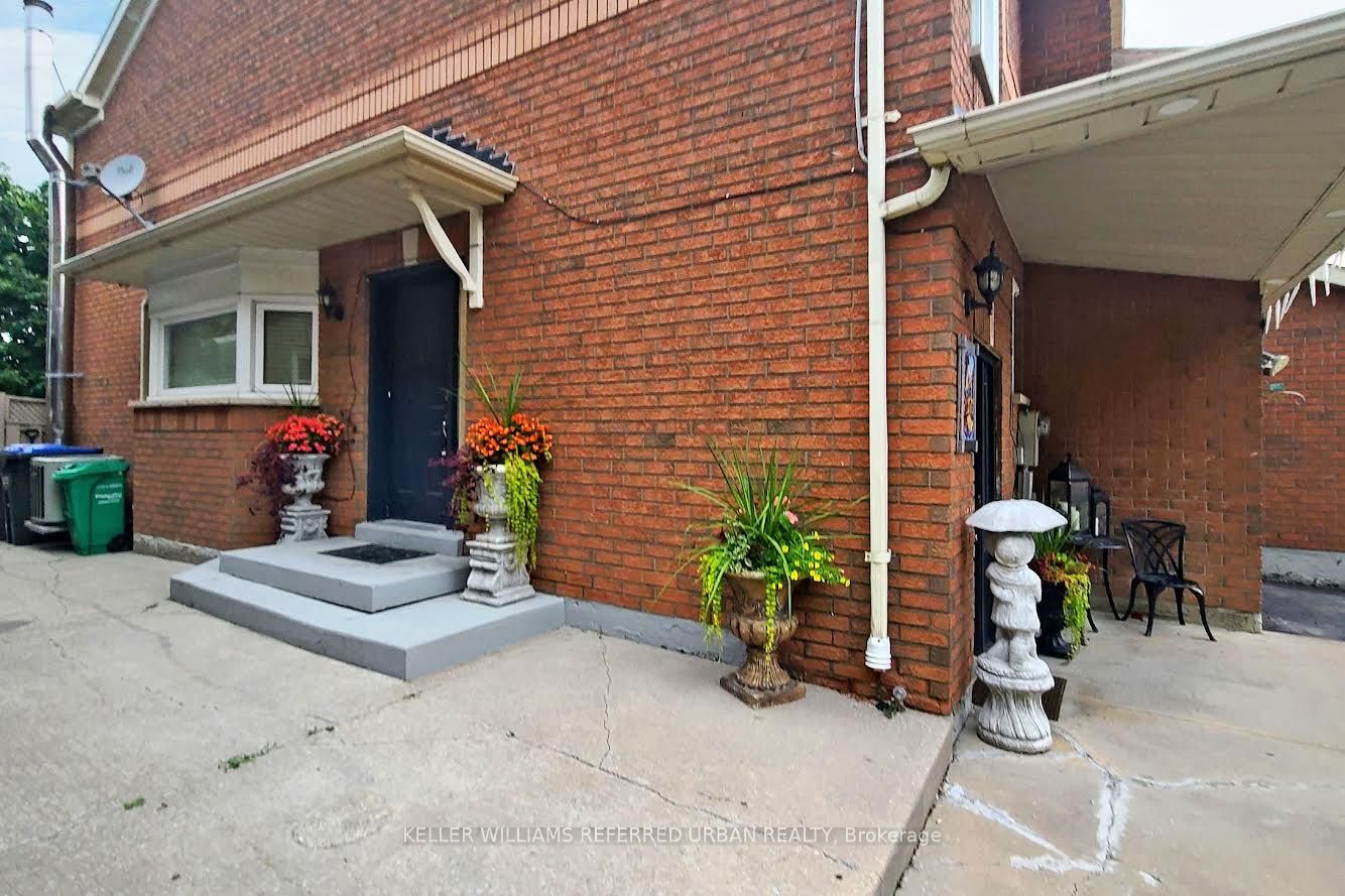 138 Rainforest Dr