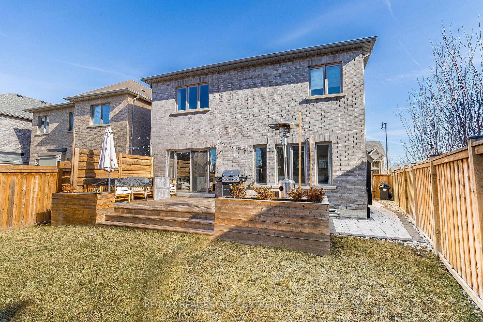 17 Prairie Creek Crescent