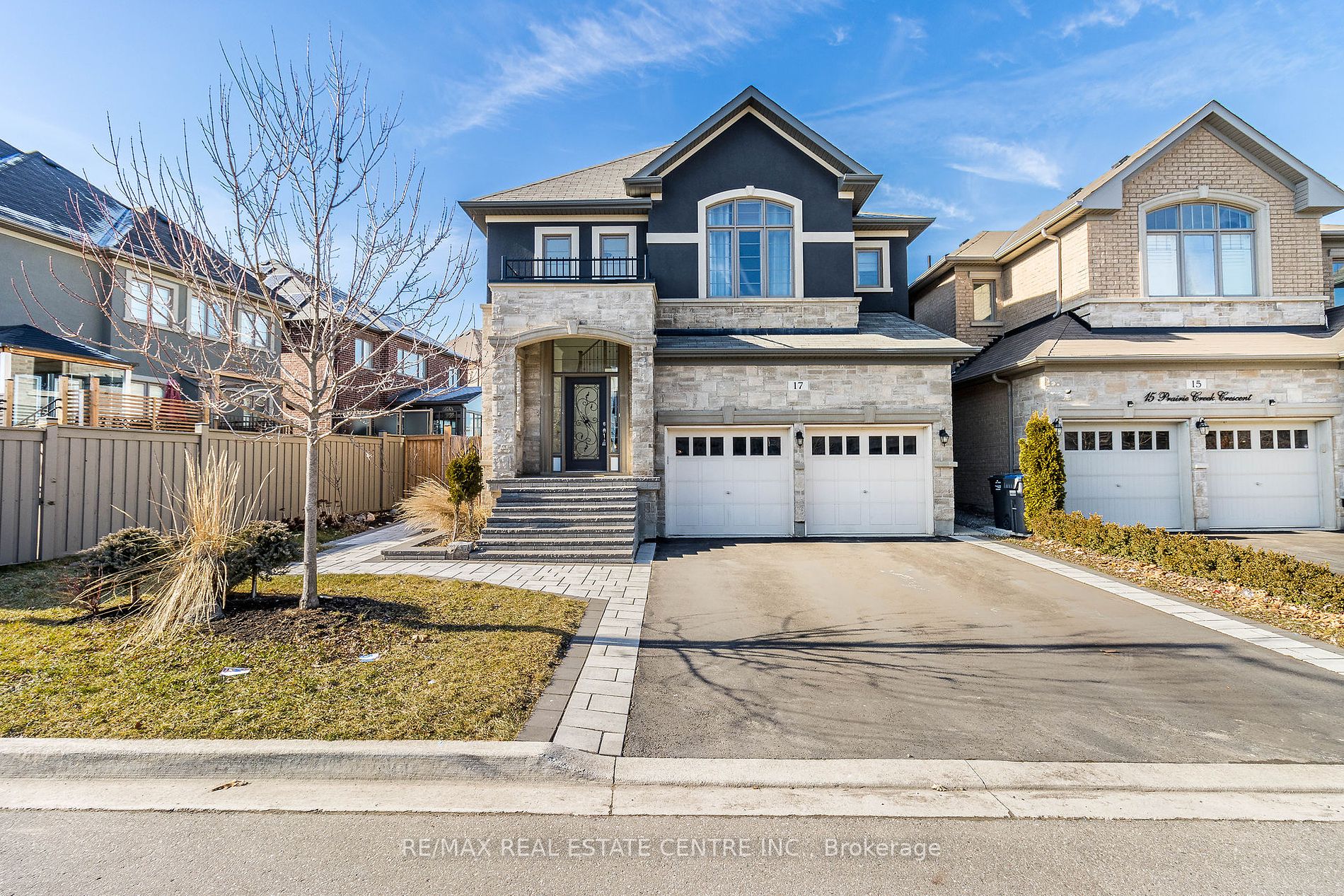 17 Prairie Creek Crescent