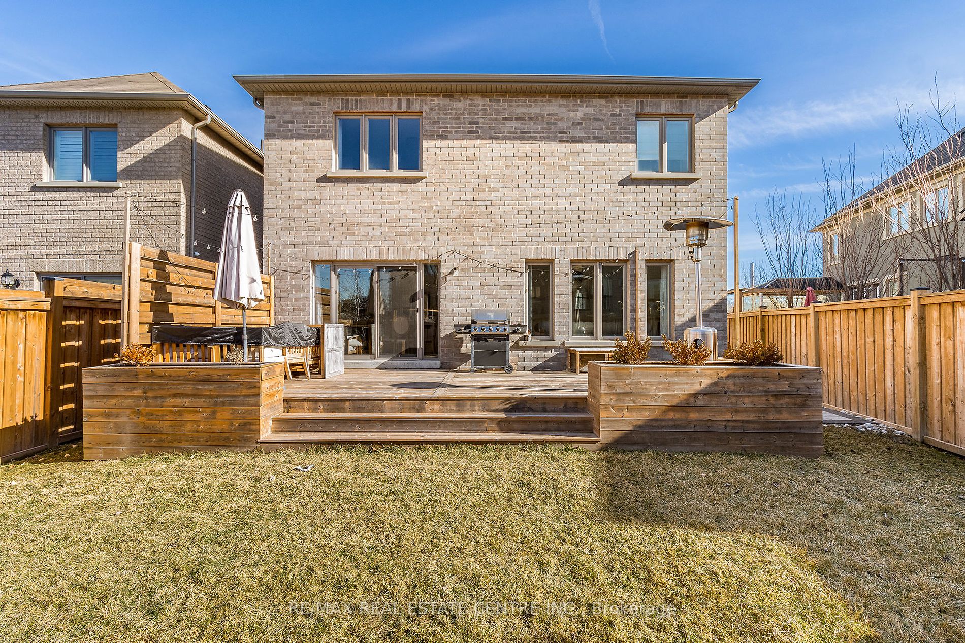 17 Prairie Creek Crescent