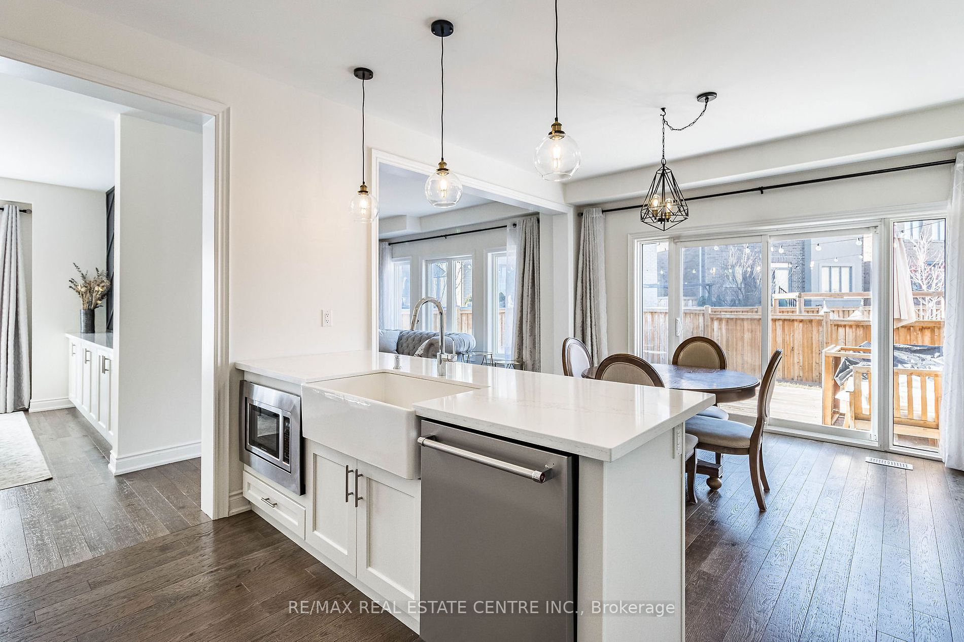 17 Prairie Creek Crescent